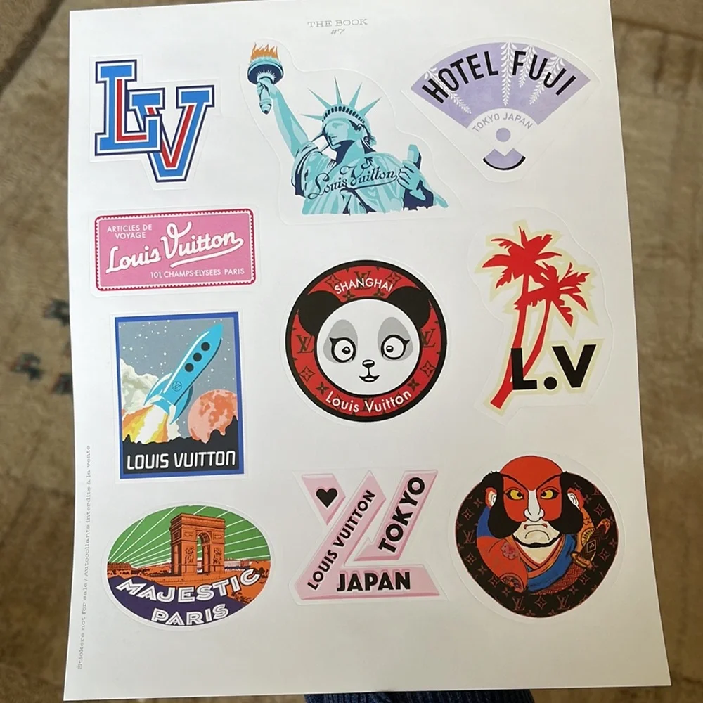 Louis Vuitton Book#7 with Stickers -RARE - Picture 4 of 7